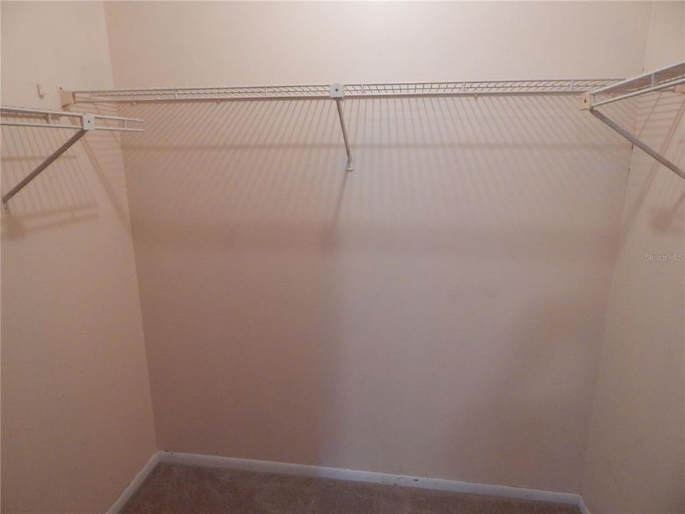 For Sale: $275,000 (2 beds, 2 baths, 1074 Square Feet)