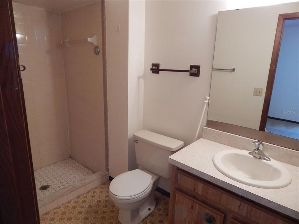 For Sale: $275,000 (2 beds, 2 baths, 1074 Square Feet)