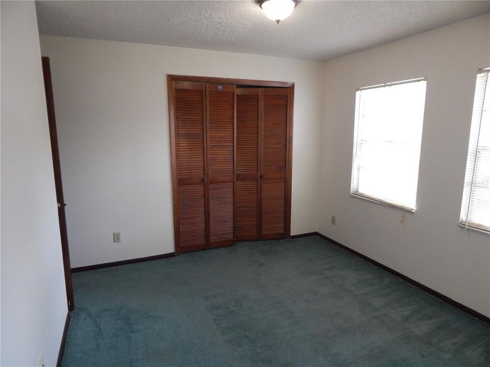 For Sale: $275,000 (2 beds, 2 baths, 1074 Square Feet)