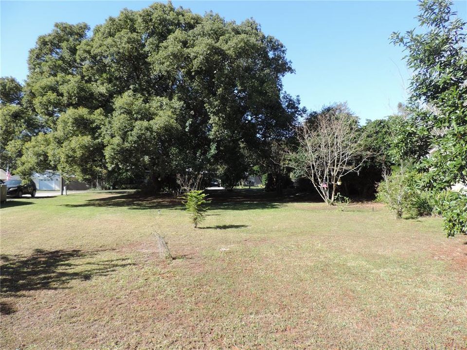 待售: $125,000 (0.30 acres)