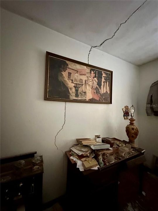 待售: $125,000 (2 贝兹, 1 浴室, 874 平方英尺)