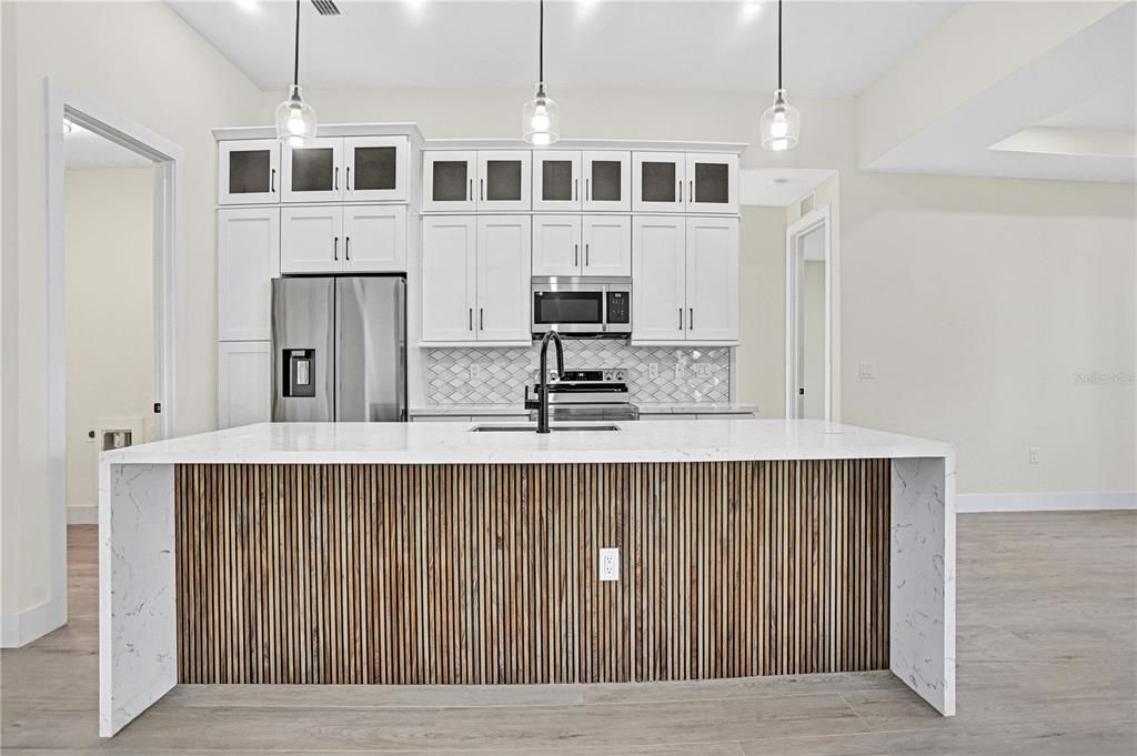 En Venta: $414,900 (3 camas, 2 baños, 1800 Pies cuadrados)