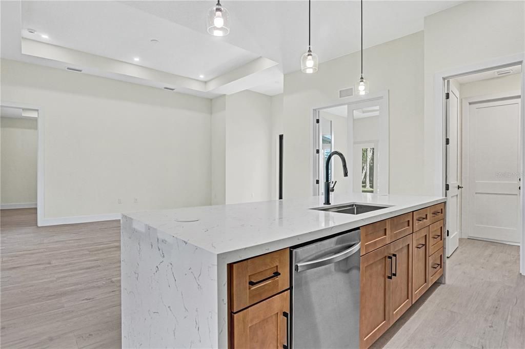 En Venta: $414,900 (3 camas, 2 baños, 1800 Pies cuadrados)