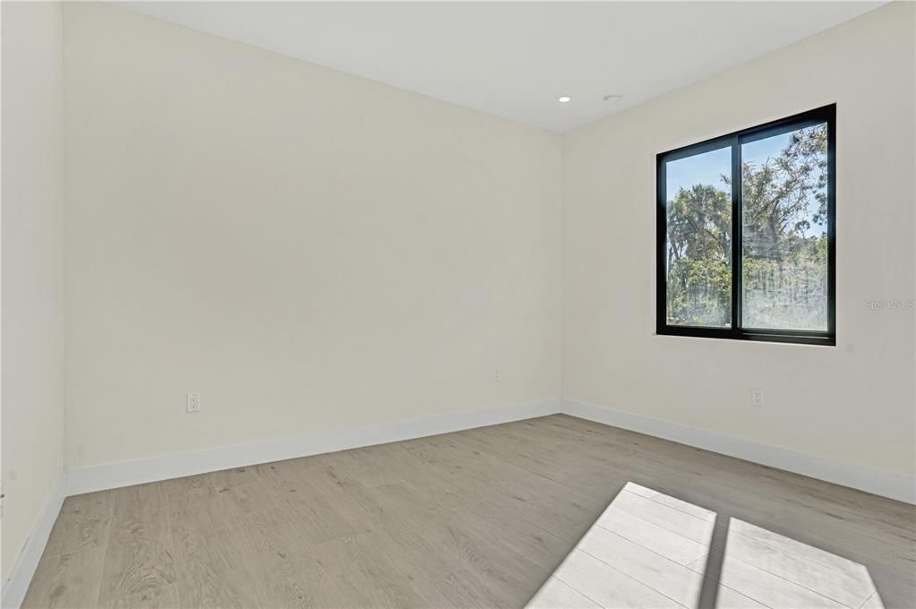 En Venta: $414,900 (3 camas, 2 baños, 1800 Pies cuadrados)