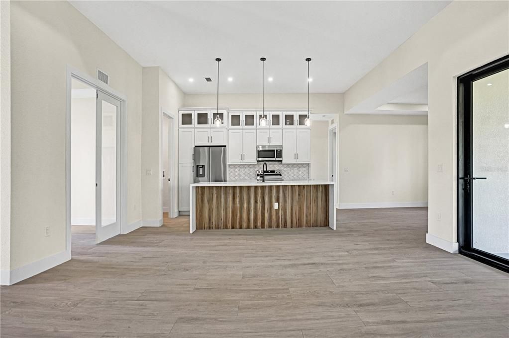 En Venta: $414,900 (3 camas, 2 baños, 1800 Pies cuadrados)