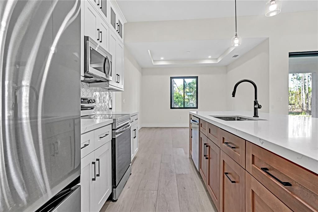 En Venta: $414,900 (3 camas, 2 baños, 1800 Pies cuadrados)