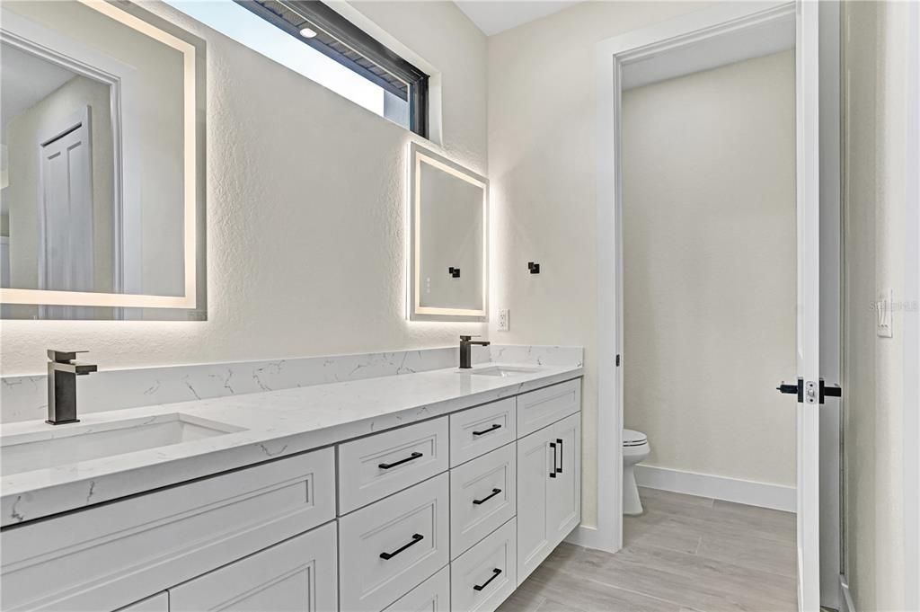 En Venta: $414,900 (3 camas, 2 baños, 1800 Pies cuadrados)