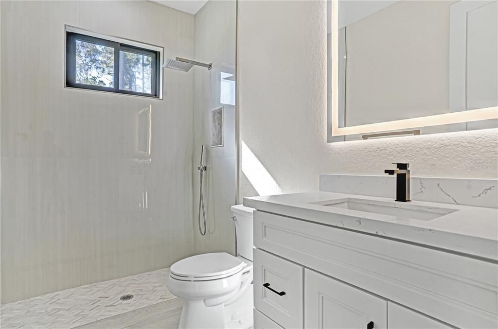 En Venta: $414,900 (3 camas, 2 baños, 1800 Pies cuadrados)