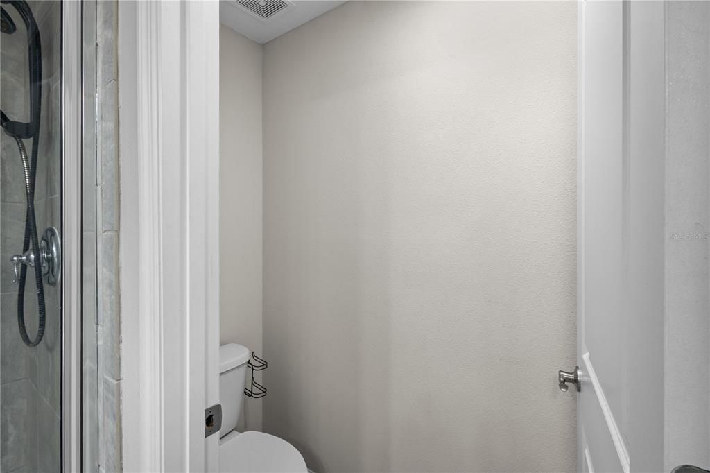 For Rent: $2,200 (3 beds, 2 baths, 1679 Square Feet)