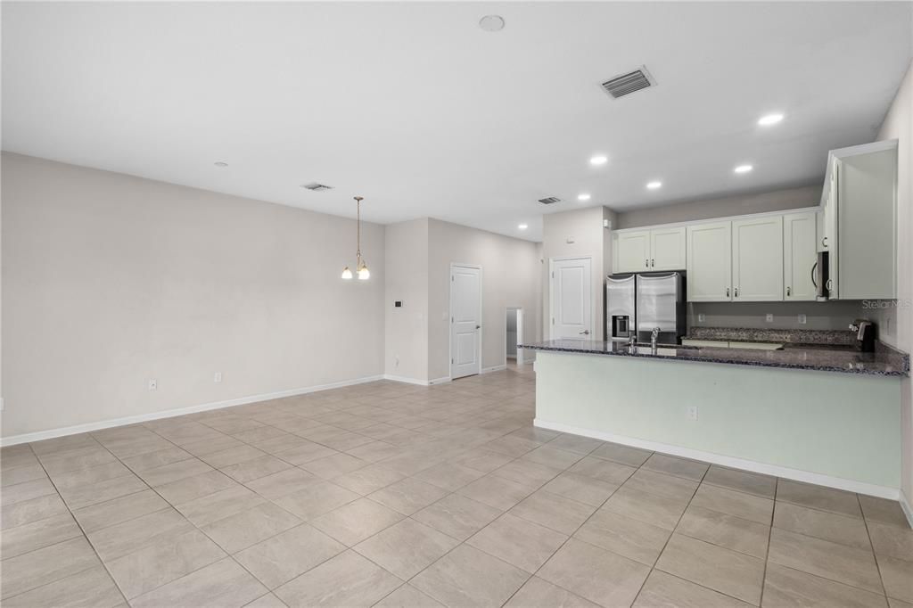 For Rent: $2,200 (3 beds, 2 baths, 1679 Square Feet)