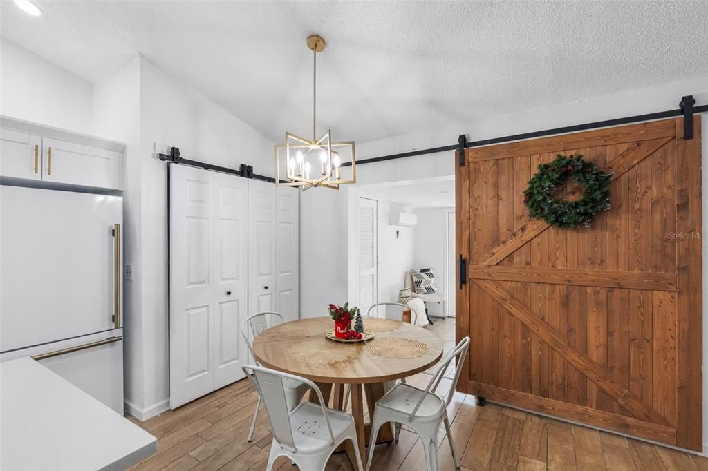 For Sale: $300,000 (3 beds, 2 baths, 1067 Square Feet)