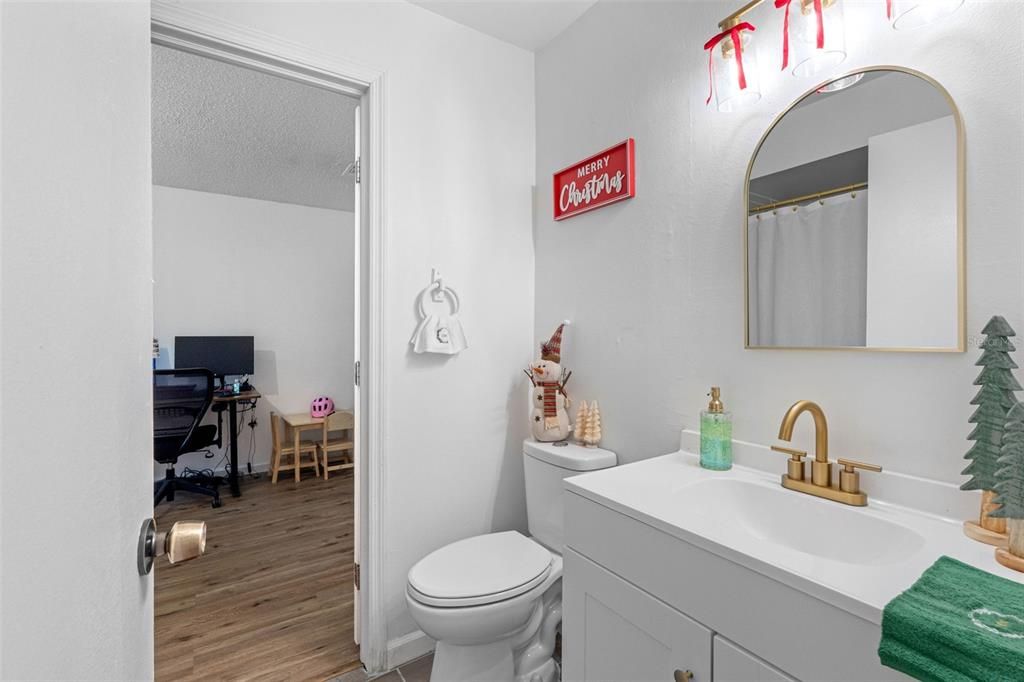 For Sale: $300,000 (3 beds, 2 baths, 1067 Square Feet)