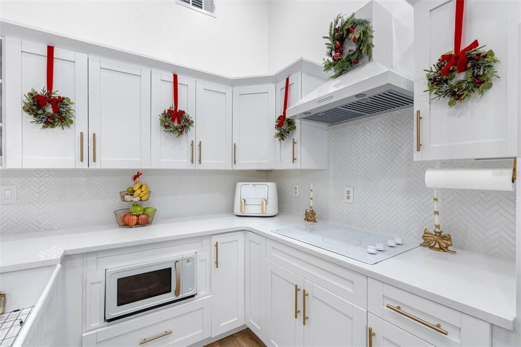 For Sale: $300,000 (3 beds, 2 baths, 1067 Square Feet)