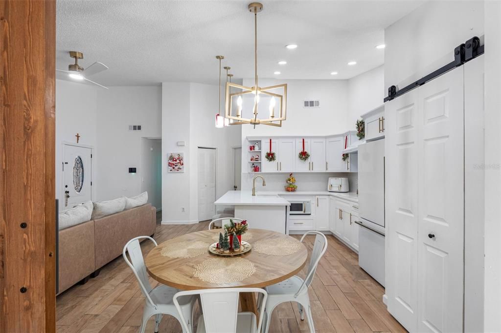 For Sale: $300,000 (3 beds, 2 baths, 1067 Square Feet)