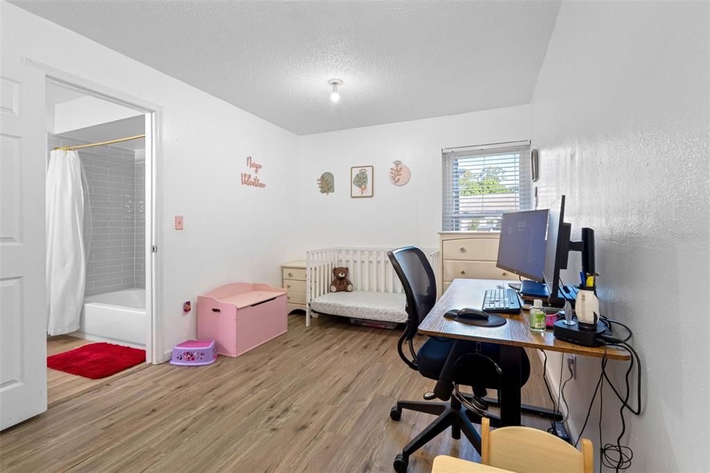 For Sale: $300,000 (3 beds, 2 baths, 1067 Square Feet)