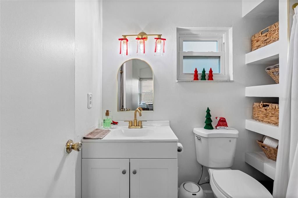 For Sale: $300,000 (3 beds, 2 baths, 1067 Square Feet)