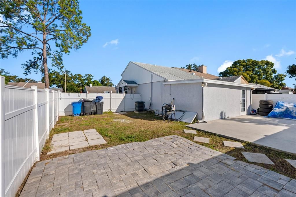 For Sale: $300,000 (3 beds, 2 baths, 1067 Square Feet)