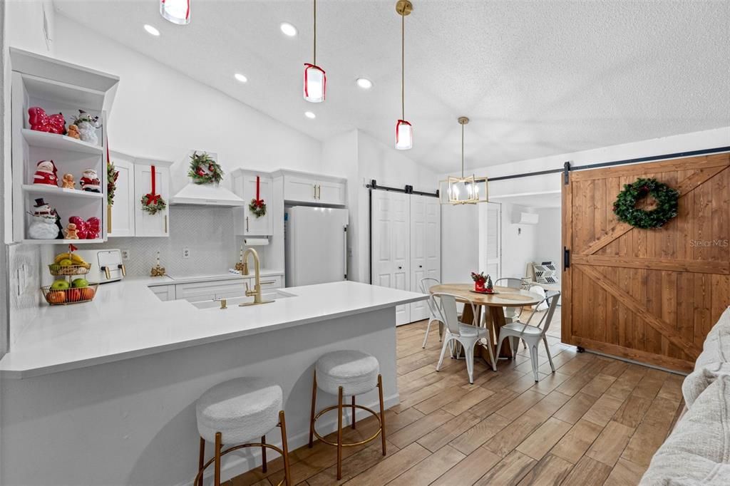 For Sale: $300,000 (3 beds, 2 baths, 1067 Square Feet)