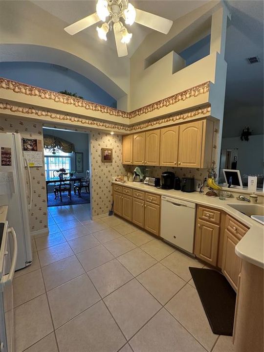 待售: $365,900 (3 贝兹, 2 浴室, 2113 平方英尺)