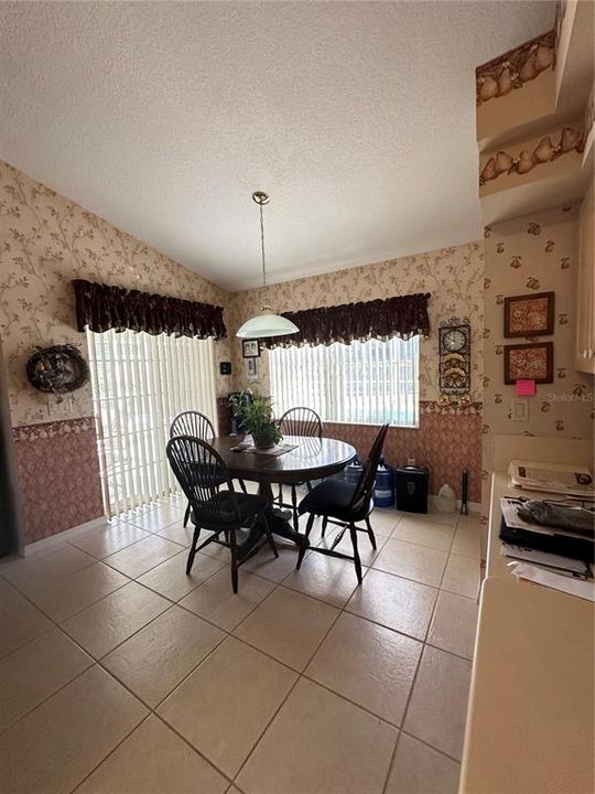 待售: $365,900 (3 贝兹, 2 浴室, 2113 平方英尺)