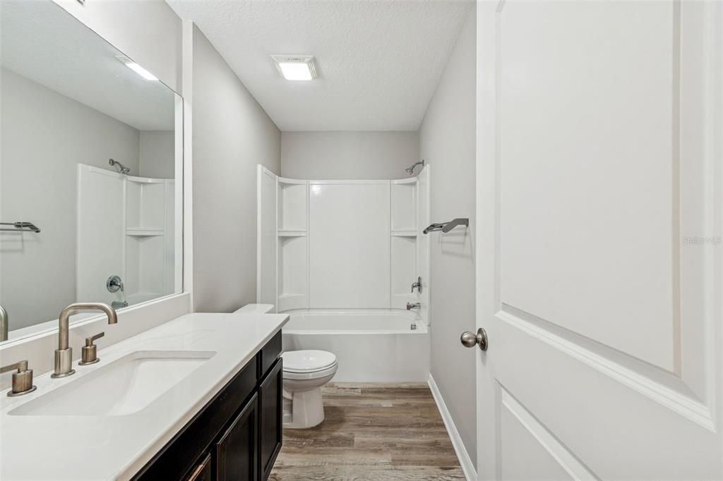 For Sale: $324,900 (3 beds, 2 baths, 1461 Square Feet)