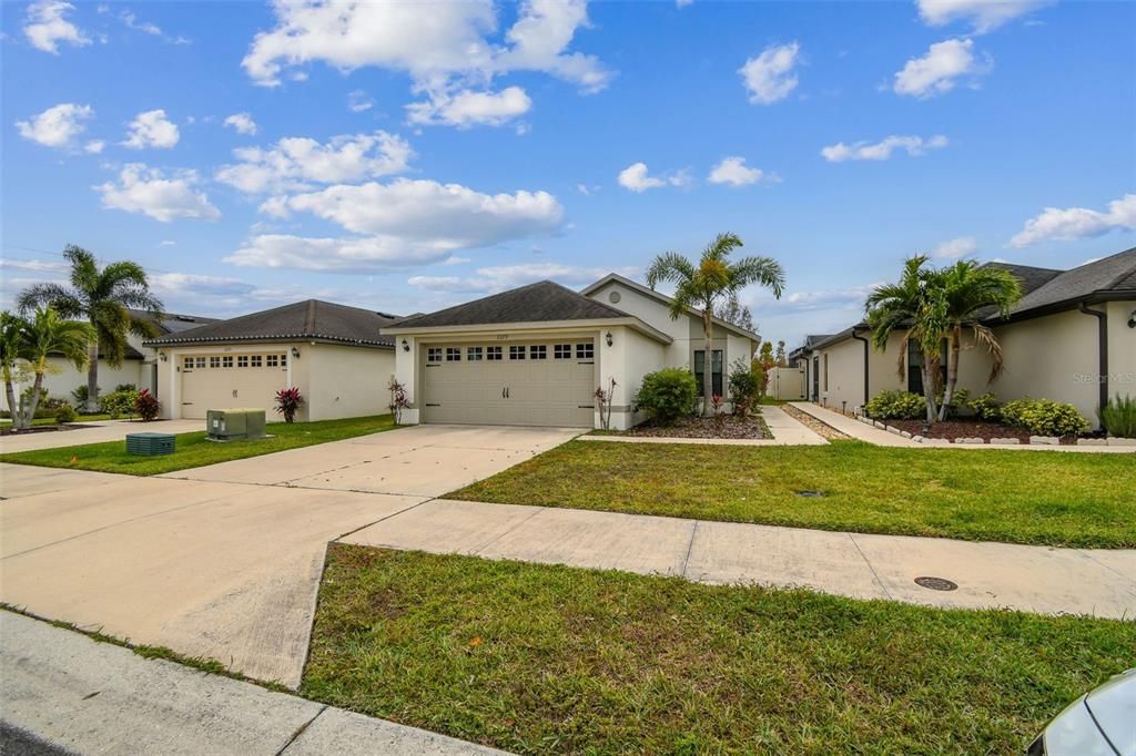 For Sale: $324,900 (3 beds, 2 baths, 1461 Square Feet)