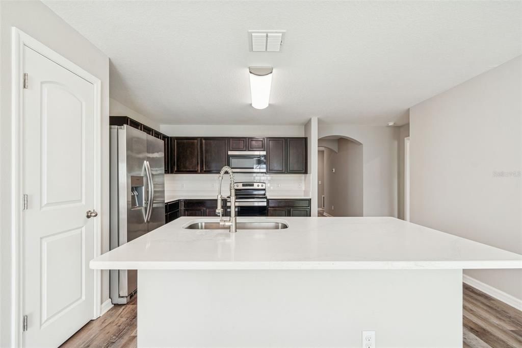 For Sale: $324,900 (3 beds, 2 baths, 1461 Square Feet)