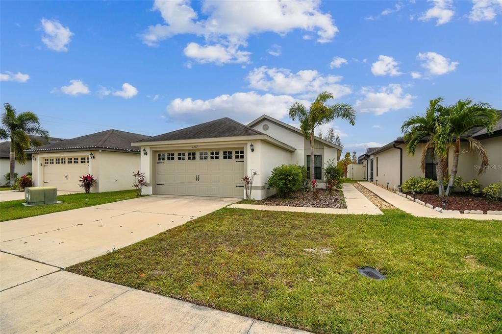 For Sale: $324,900 (3 beds, 2 baths, 1461 Square Feet)