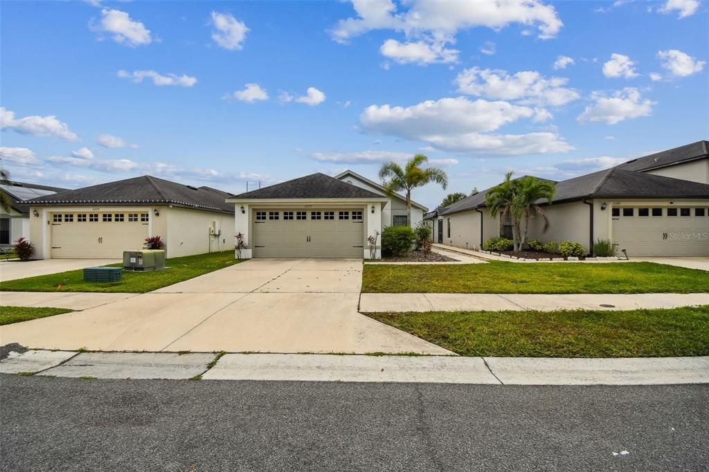 For Sale: $324,900 (3 beds, 2 baths, 1461 Square Feet)