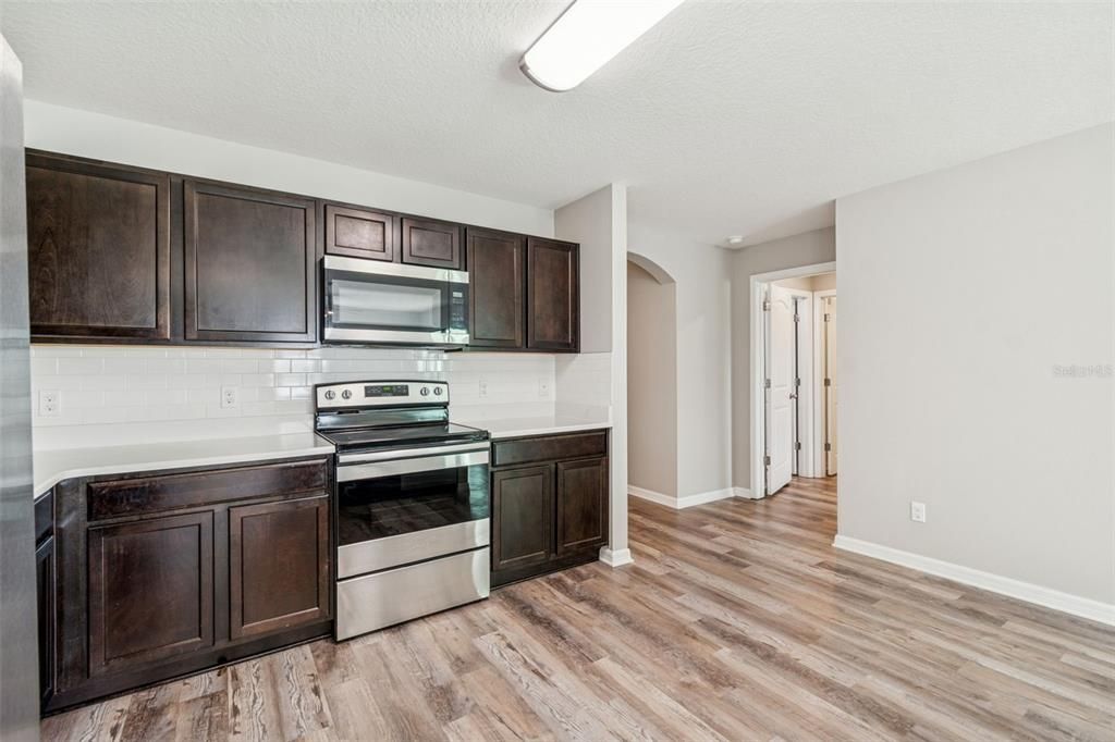 For Sale: $324,900 (3 beds, 2 baths, 1461 Square Feet)