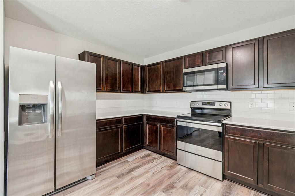 For Sale: $324,900 (3 beds, 2 baths, 1461 Square Feet)