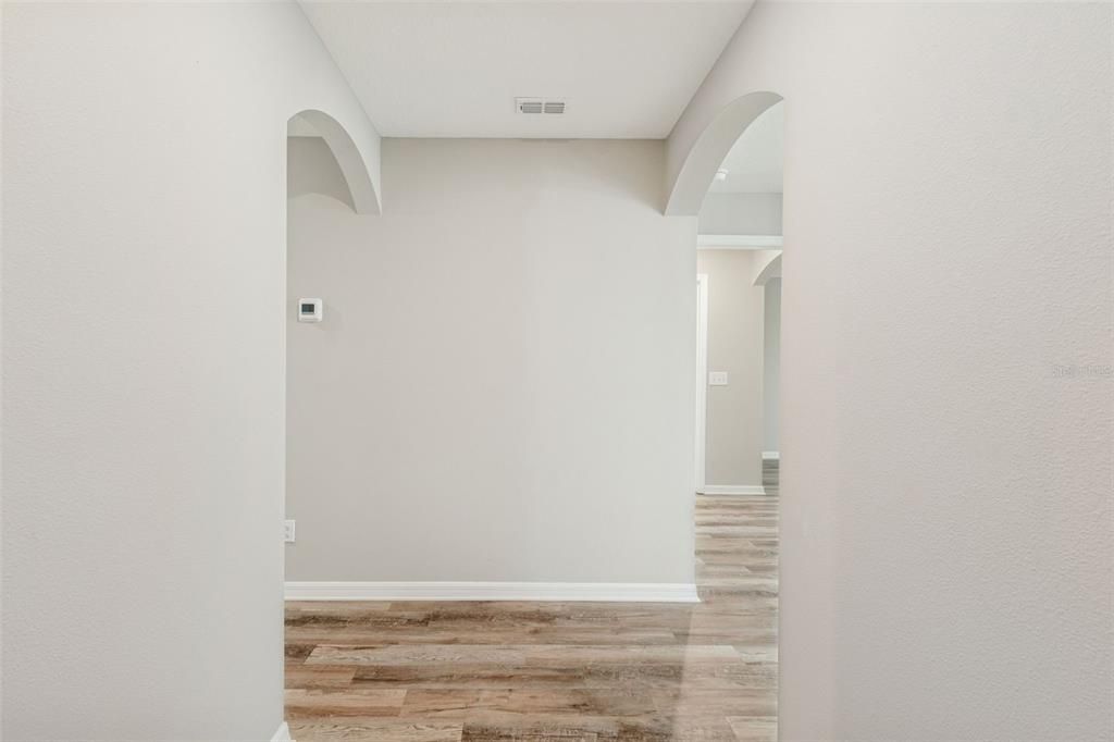 For Sale: $324,900 (3 beds, 2 baths, 1461 Square Feet)