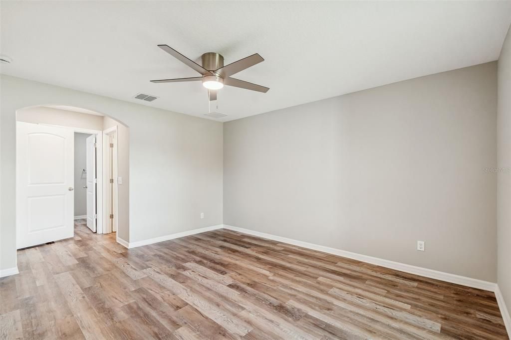 For Sale: $324,900 (3 beds, 2 baths, 1461 Square Feet)