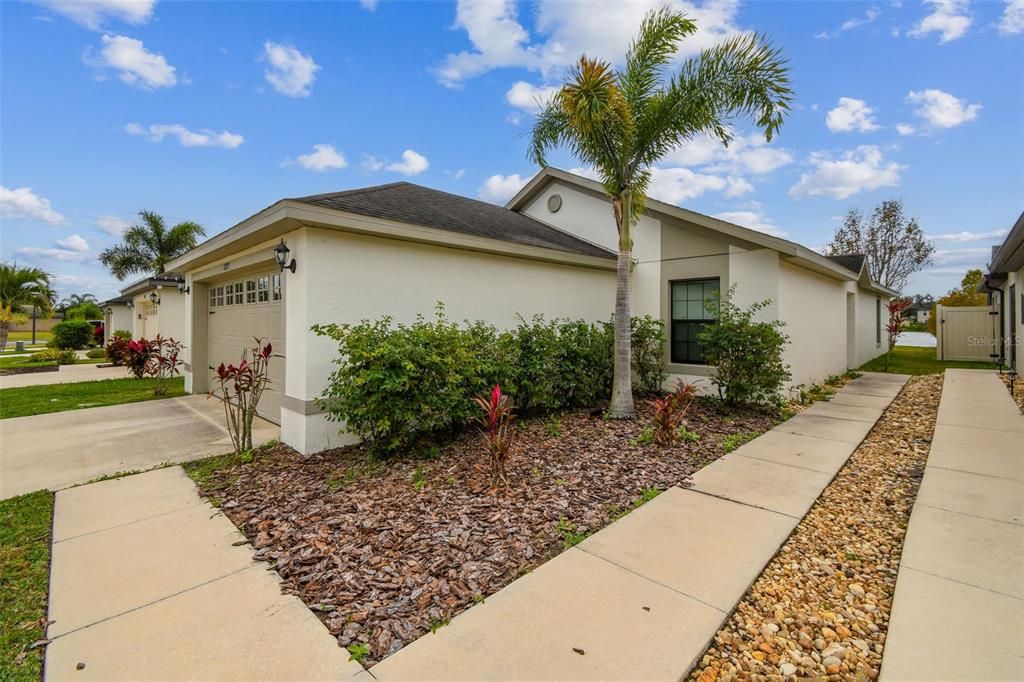 For Sale: $324,900 (3 beds, 2 baths, 1461 Square Feet)