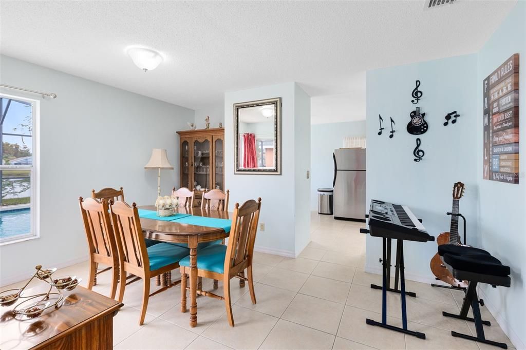 待售: $424,900 (4 贝兹, 2 浴室, 1655 平方英尺)