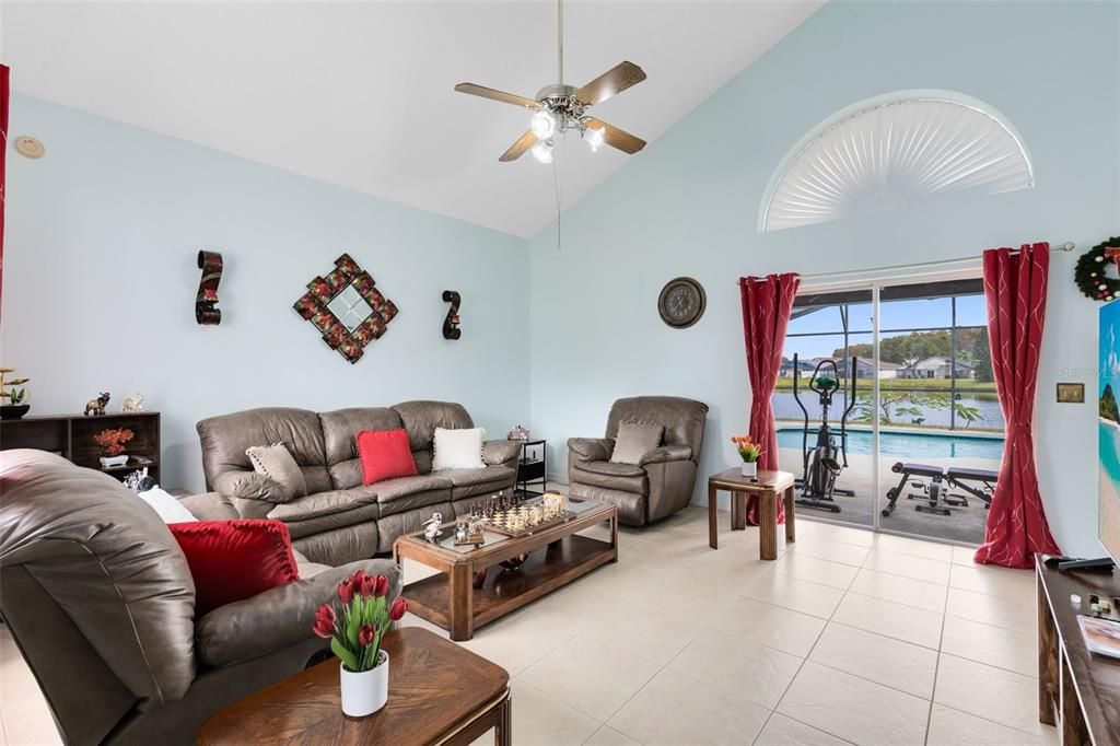 待售: $424,900 (4 贝兹, 2 浴室, 1655 平方英尺)