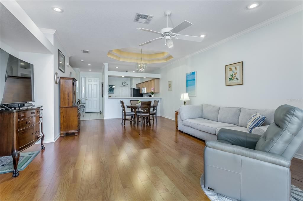 待售: $309,500 (2 贝兹, 2 浴室, 1340 平方英尺)