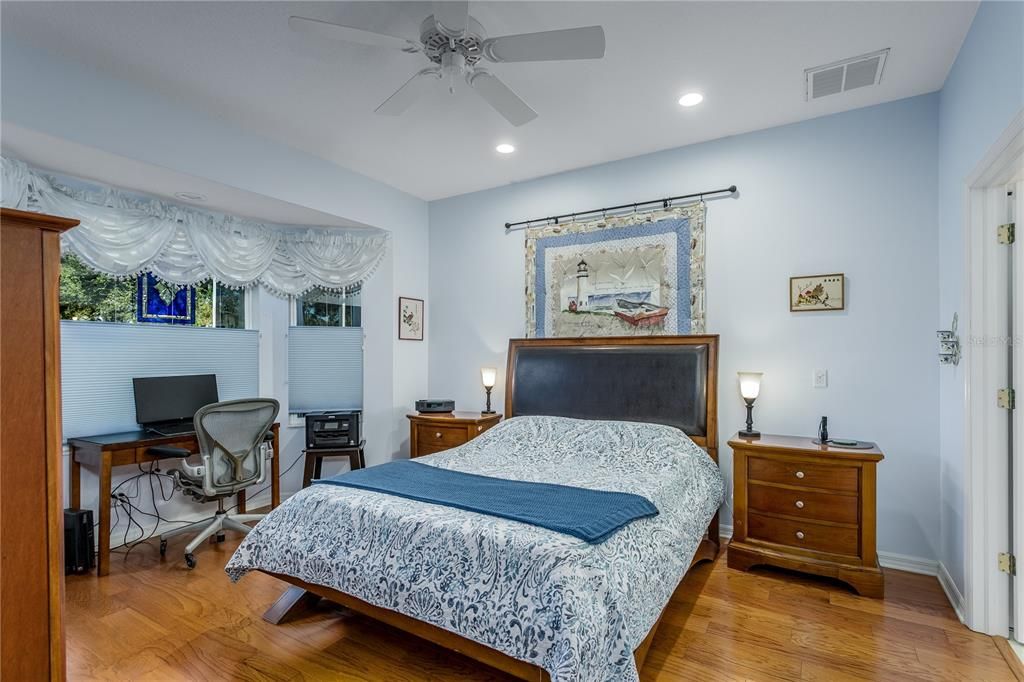 待售: $309,500 (2 贝兹, 2 浴室, 1340 平方英尺)