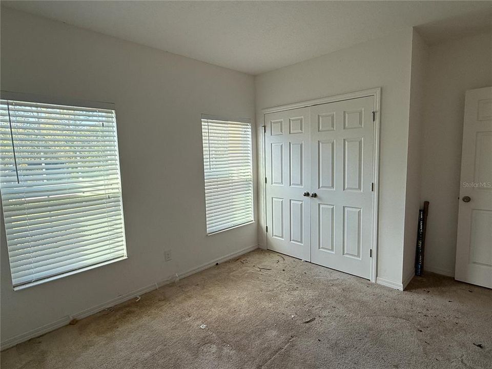 待售: $330,000 (4 贝兹, 2 浴室, 1816 平方英尺)