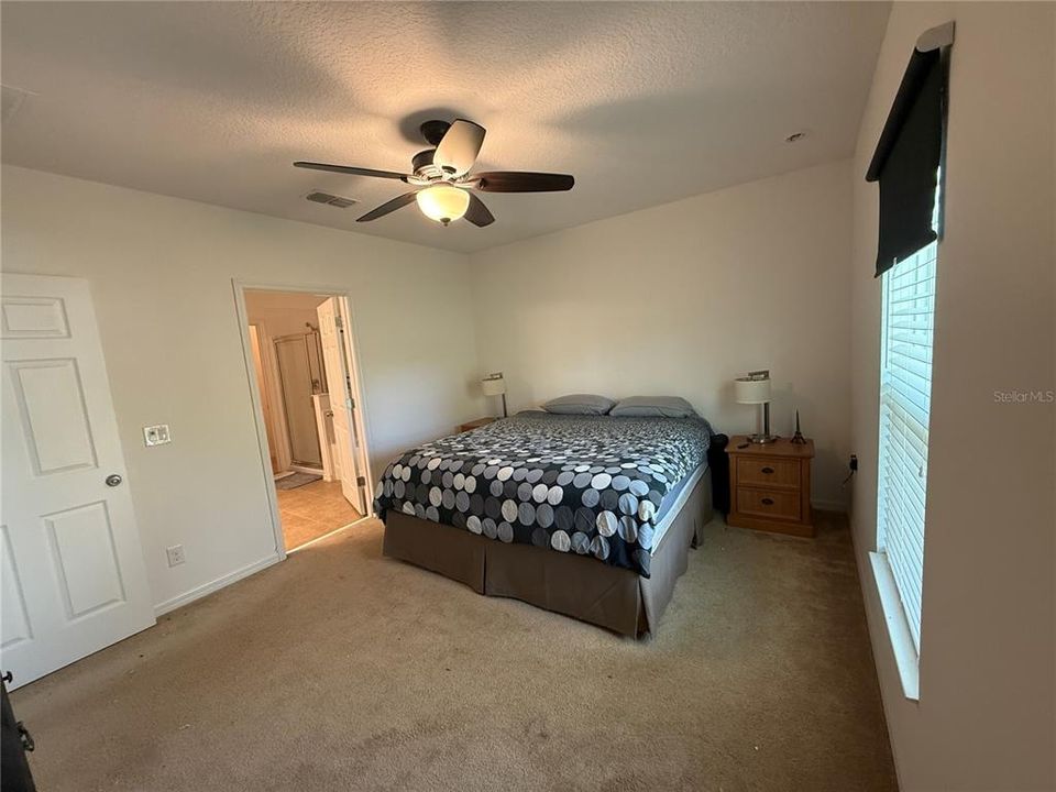 待售: $330,000 (4 贝兹, 2 浴室, 1816 平方英尺)