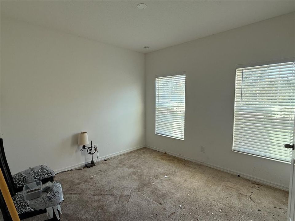 待售: $330,000 (4 贝兹, 2 浴室, 1816 平方英尺)