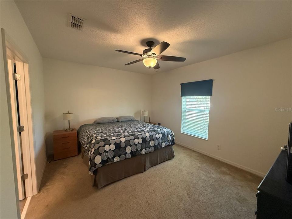 待售: $330,000 (4 贝兹, 2 浴室, 1816 平方英尺)