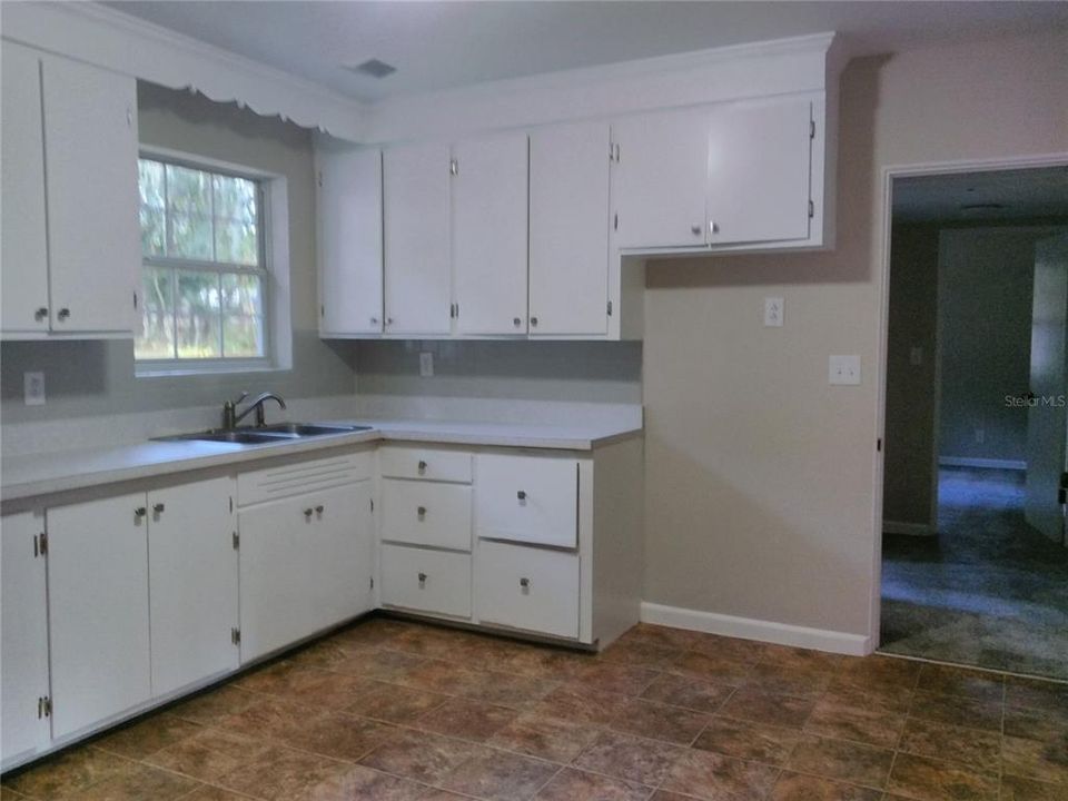 For Sale: $275,000 (2 beds, 2 baths, 1728 Square Feet)