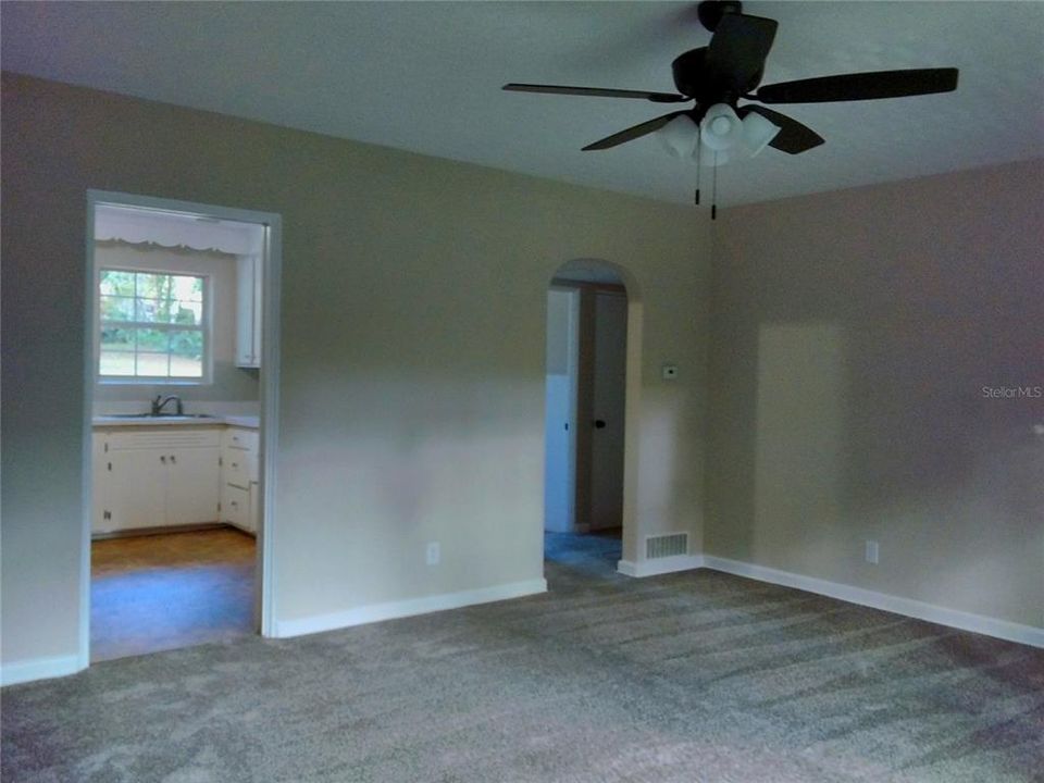 For Sale: $275,000 (2 beds, 2 baths, 1728 Square Feet)