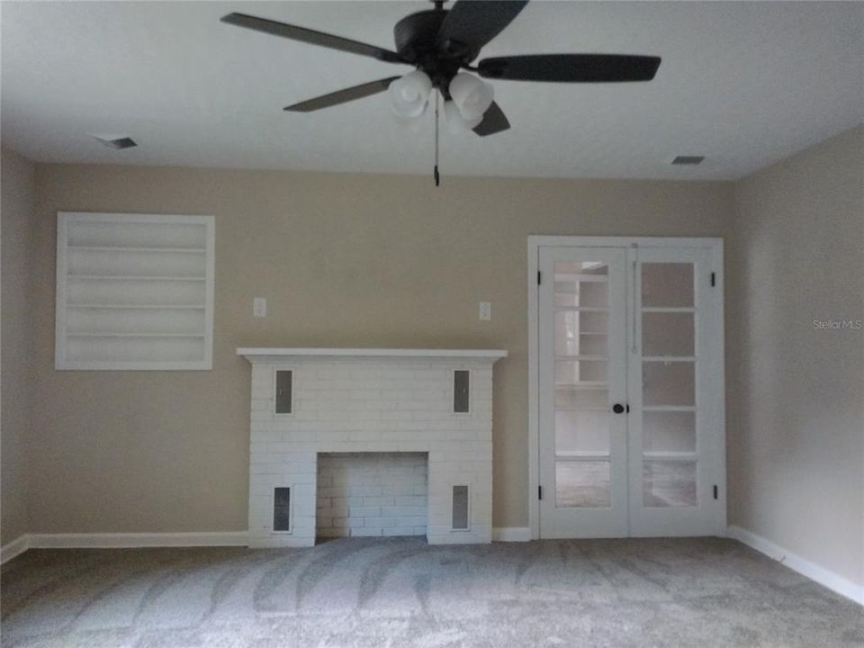 For Sale: $275,000 (2 beds, 2 baths, 1728 Square Feet)