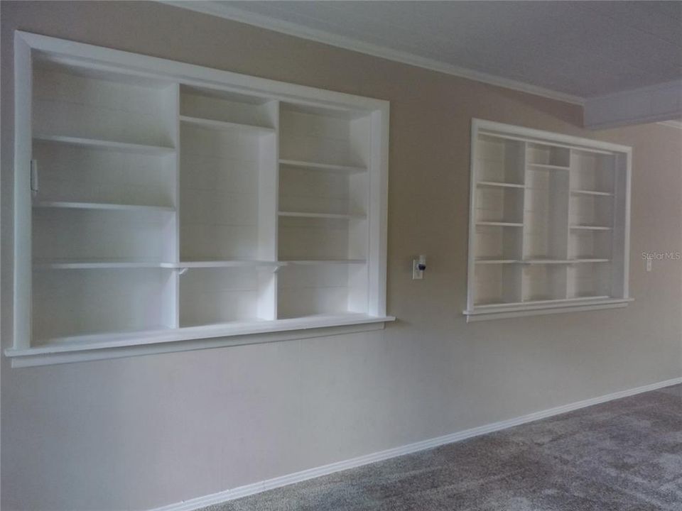 For Sale: $275,000 (2 beds, 2 baths, 1728 Square Feet)