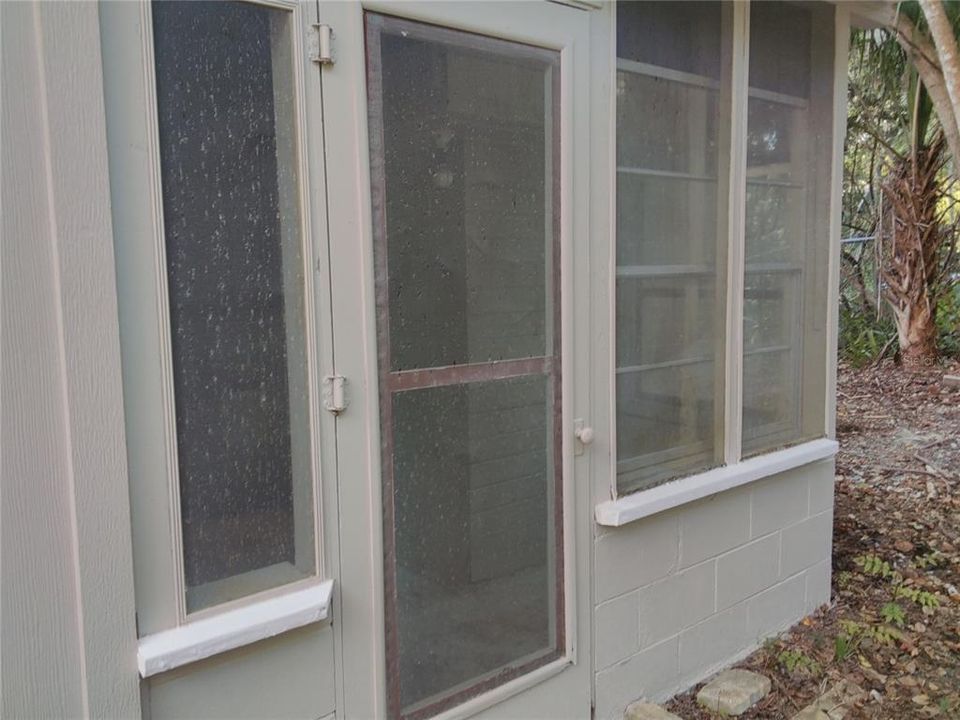 For Sale: $275,000 (2 beds, 2 baths, 1728 Square Feet)