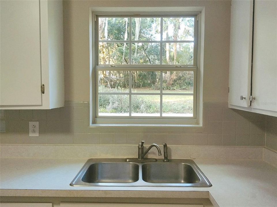 For Sale: $275,000 (2 beds, 2 baths, 1728 Square Feet)