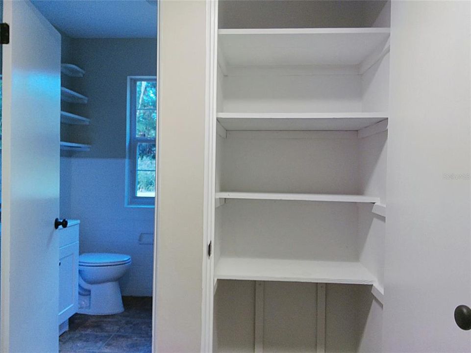 For Sale: $275,000 (2 beds, 2 baths, 1728 Square Feet)