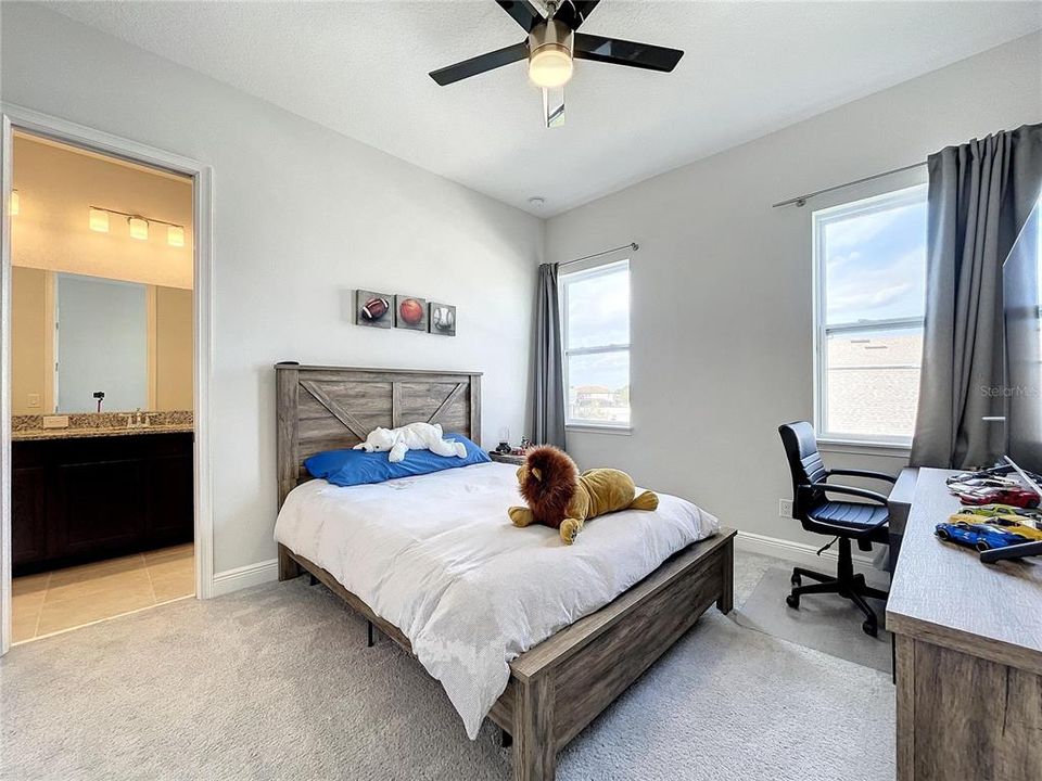 待售: $929,900 (4 贝兹, 3 浴室, 3095 平方英尺)